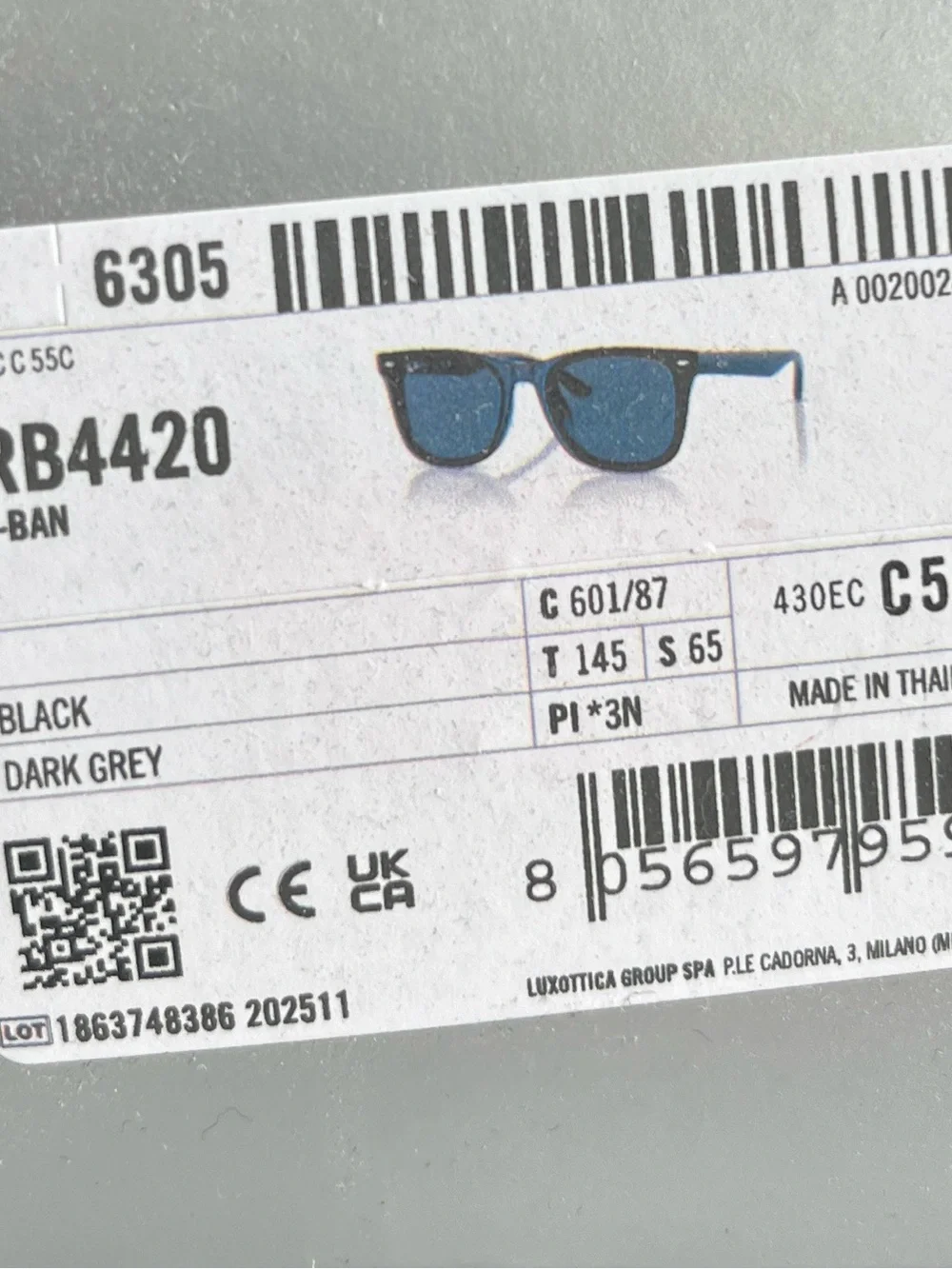 Ray-Ban RB4420 Sunglasses with Black Case